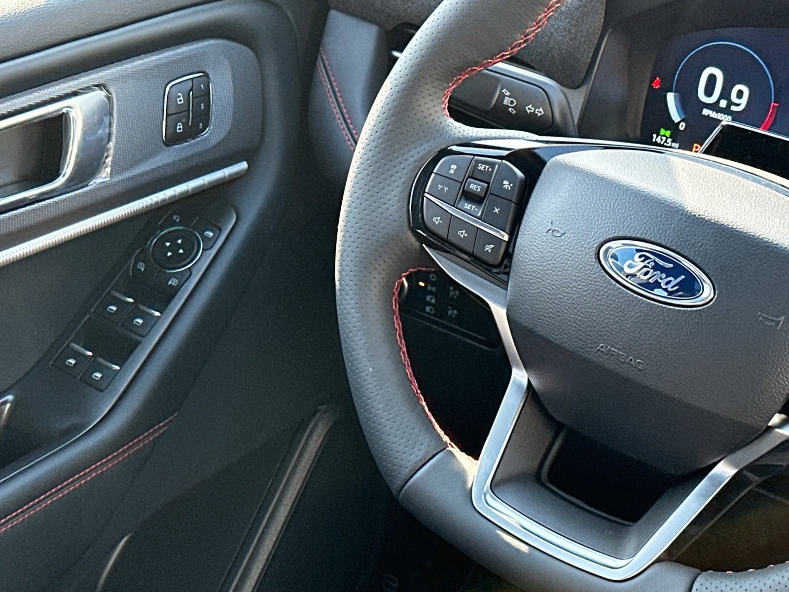 New 2025 Ford Explorer ST-Line w/ Premium Package image 23