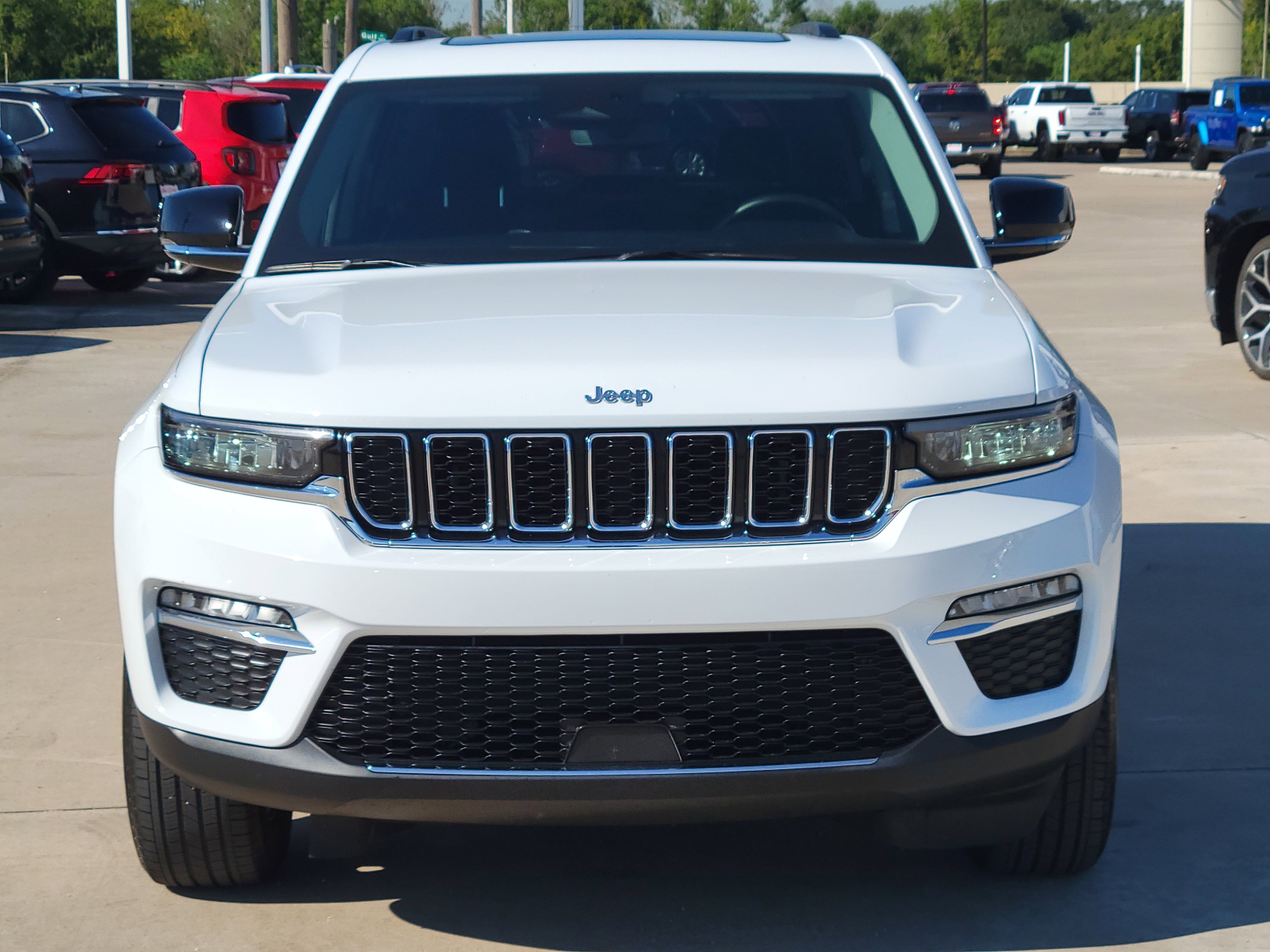 Used 2022 Jeep Grand Cherokee Limited image 8