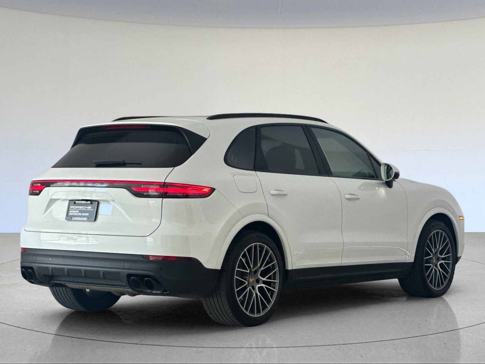 Certified 2023 Porsche Cayenne Platinum Edition AWD/4WD image 8