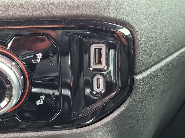 Used 2022 GMC Sierra 1500 Elevation w/ LPO, Elevation Black Package AWD/4WD image 14
