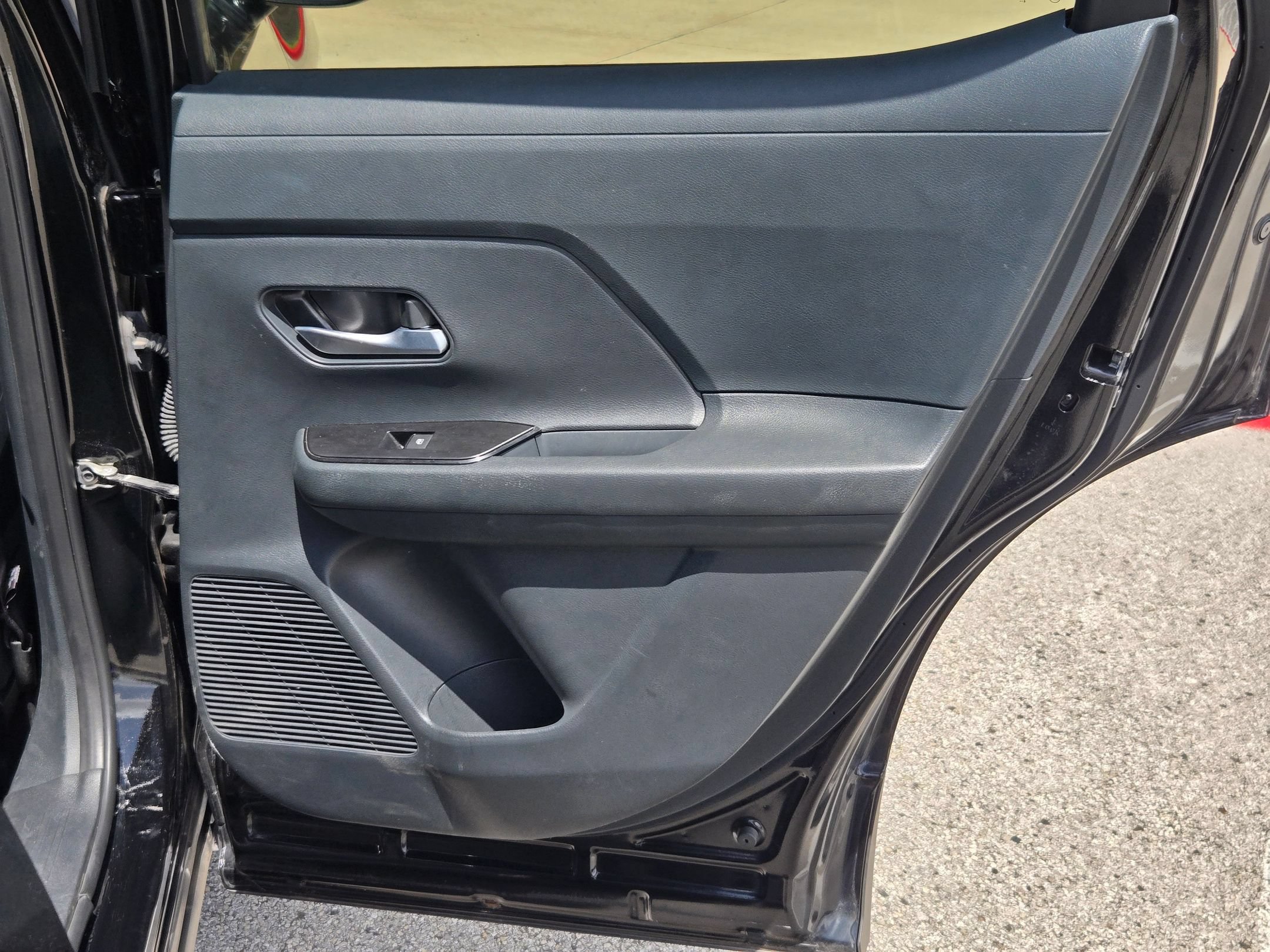 Used 2025 Nissan Kicks SV FWD image 26