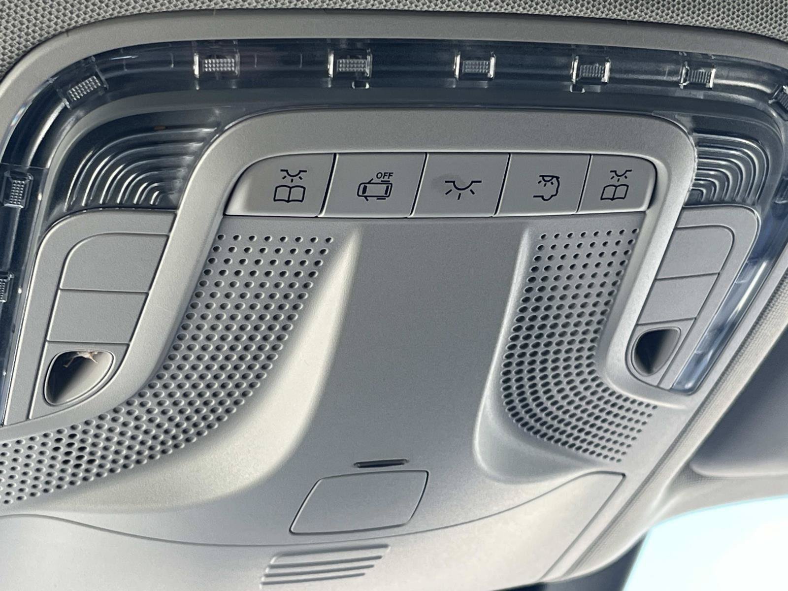 Used 2023 Mercedes-Benz Metris Passenger image 28