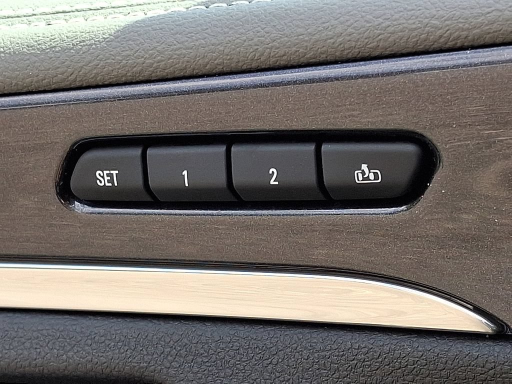 Used 2015 Chevrolet Impala LTZ FWD image 25
