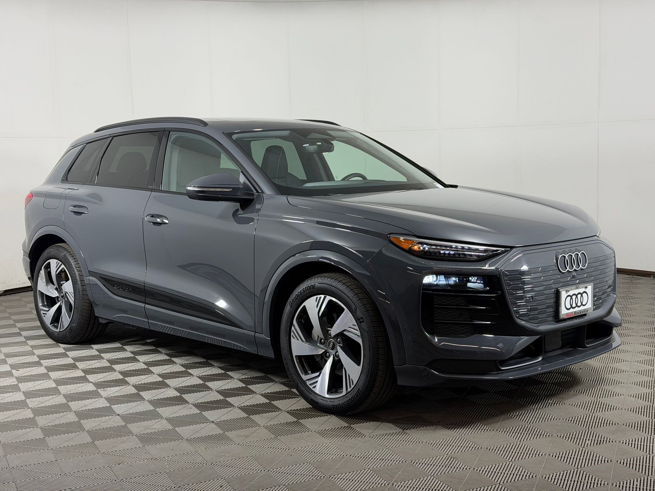 Used 2025 Audi Q6 e-tron Prestige w/ Black Warm Weather Package AWD/4WD image 7