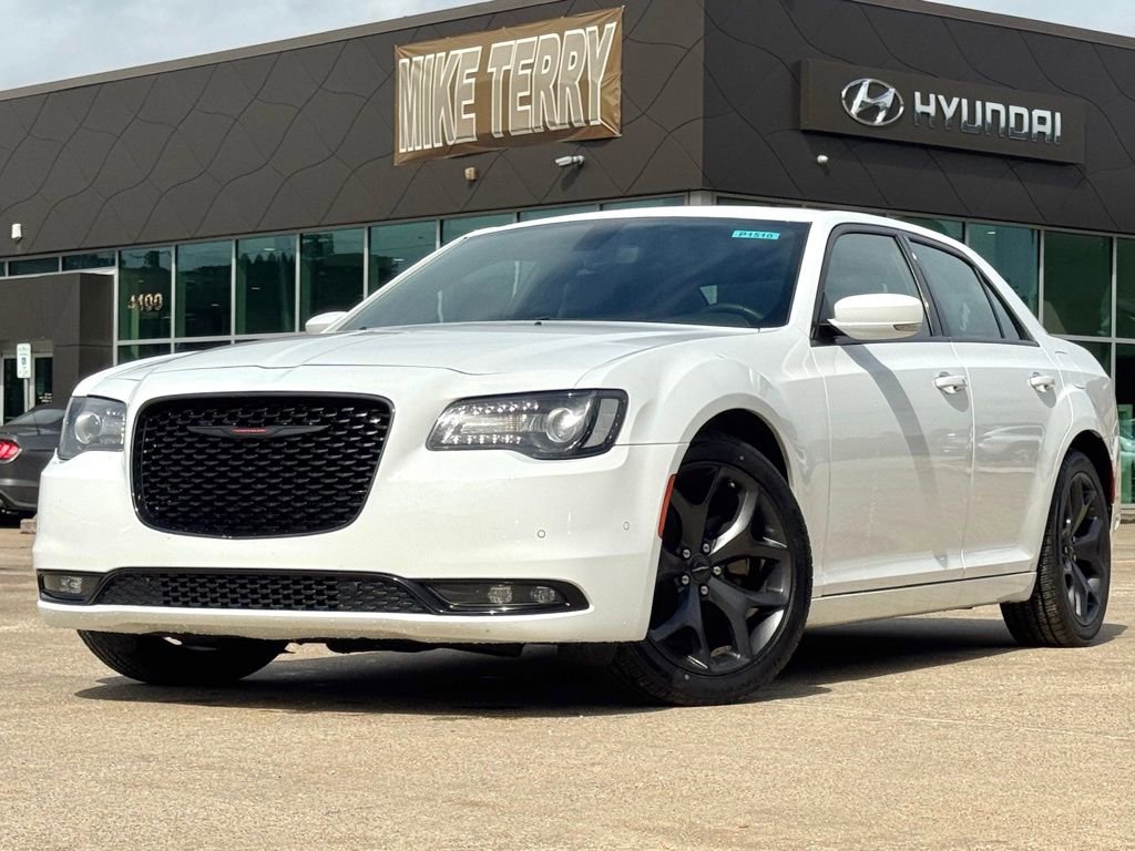Used 2023 Chrysler 300 S RWD image 1