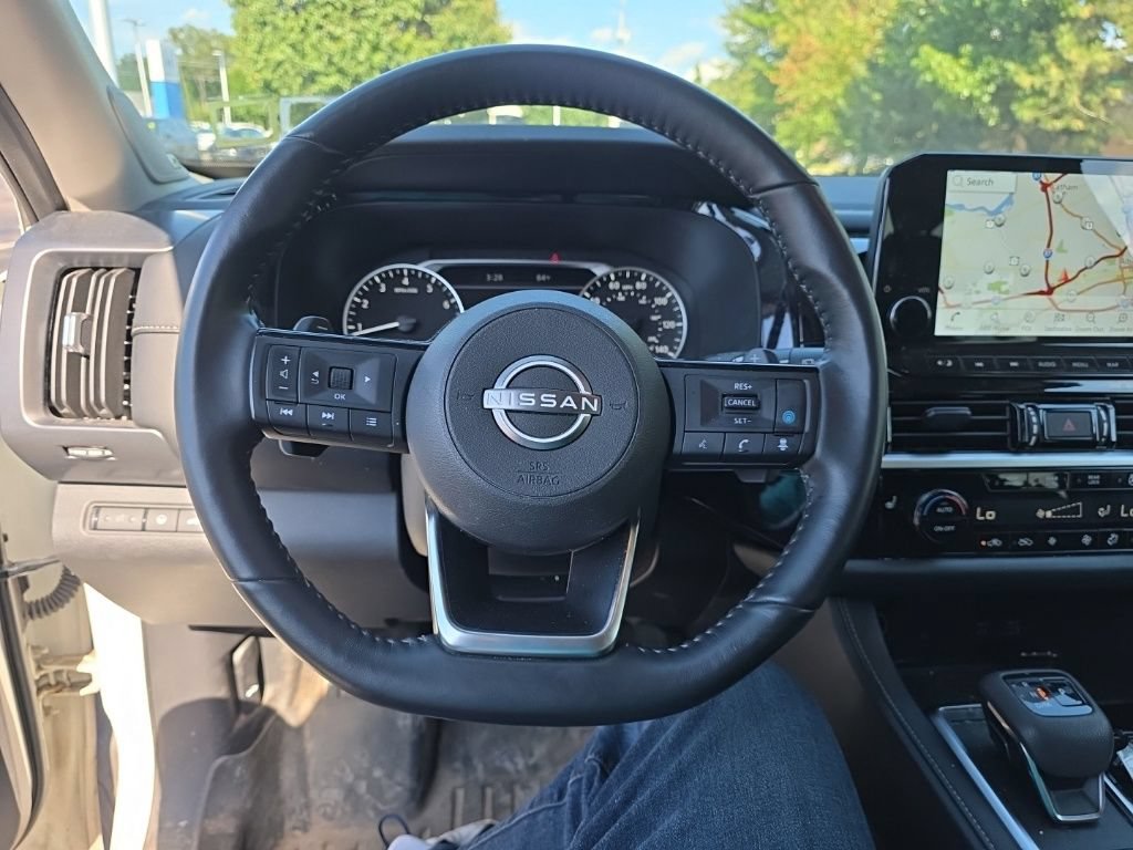 Used 2023 Nissan Pathfinder SL w/ SL Premium Package AWD/4WD image 14