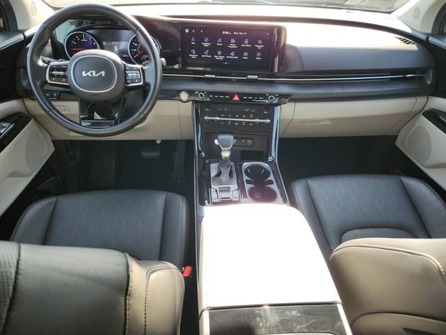 Used 2022 Kia Carnival EX image 13