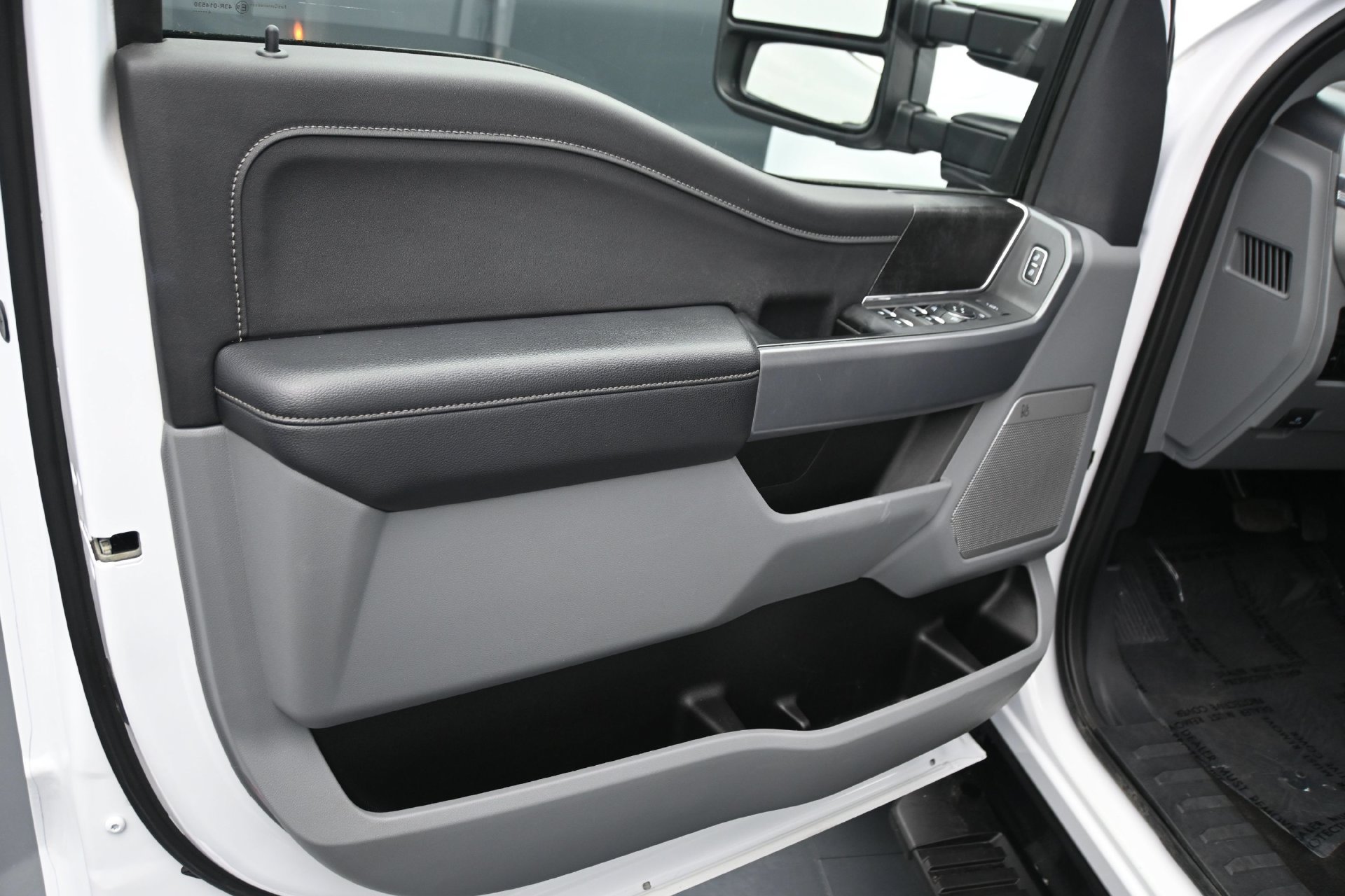 Used 2024 Ford F250 XLT w/ XLT Premium Package AWD/4WD image 17
