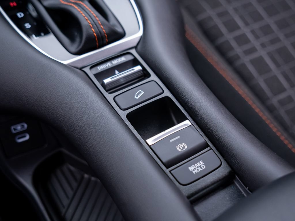 Certified 2025 Honda HR-V Sport image 30