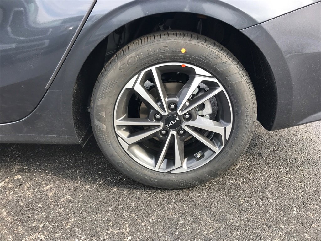 New 2024 Kia Forte LXS w/ LXS Technology Package image 8