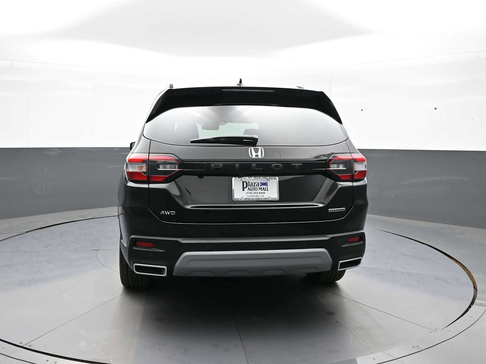 Certified 2025 Honda Pilot Touring image 7