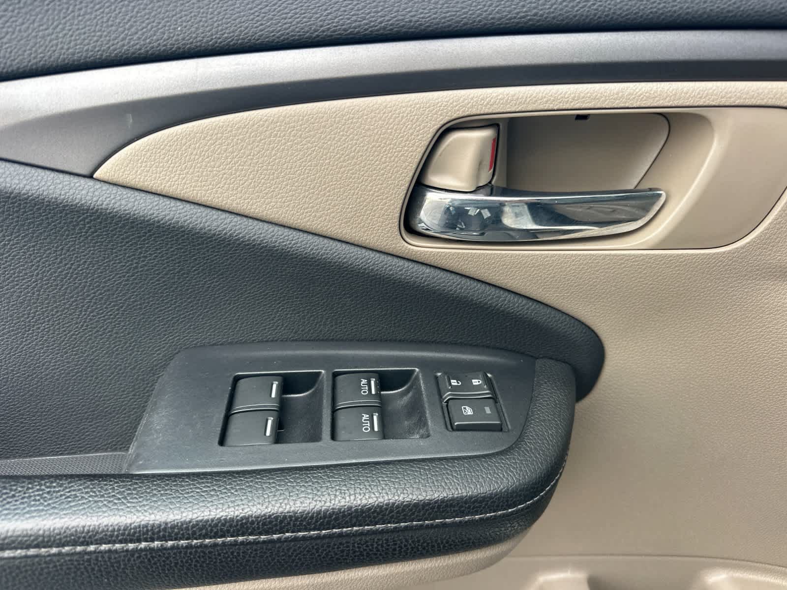 Used 2017 Honda Ridgeline RTL image 13