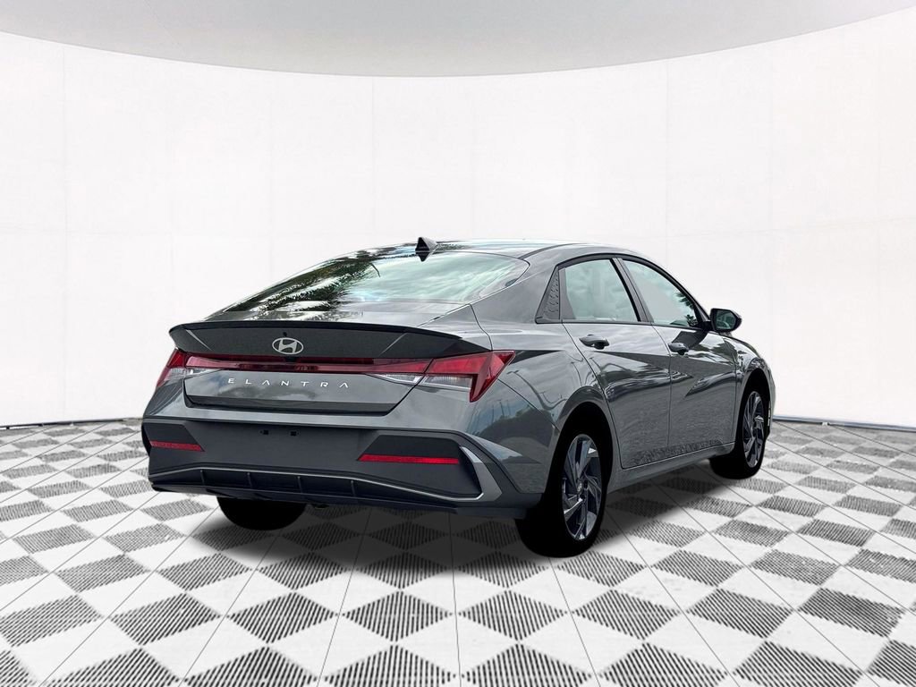 New 2026 Hyundai Elantra Sport image 11