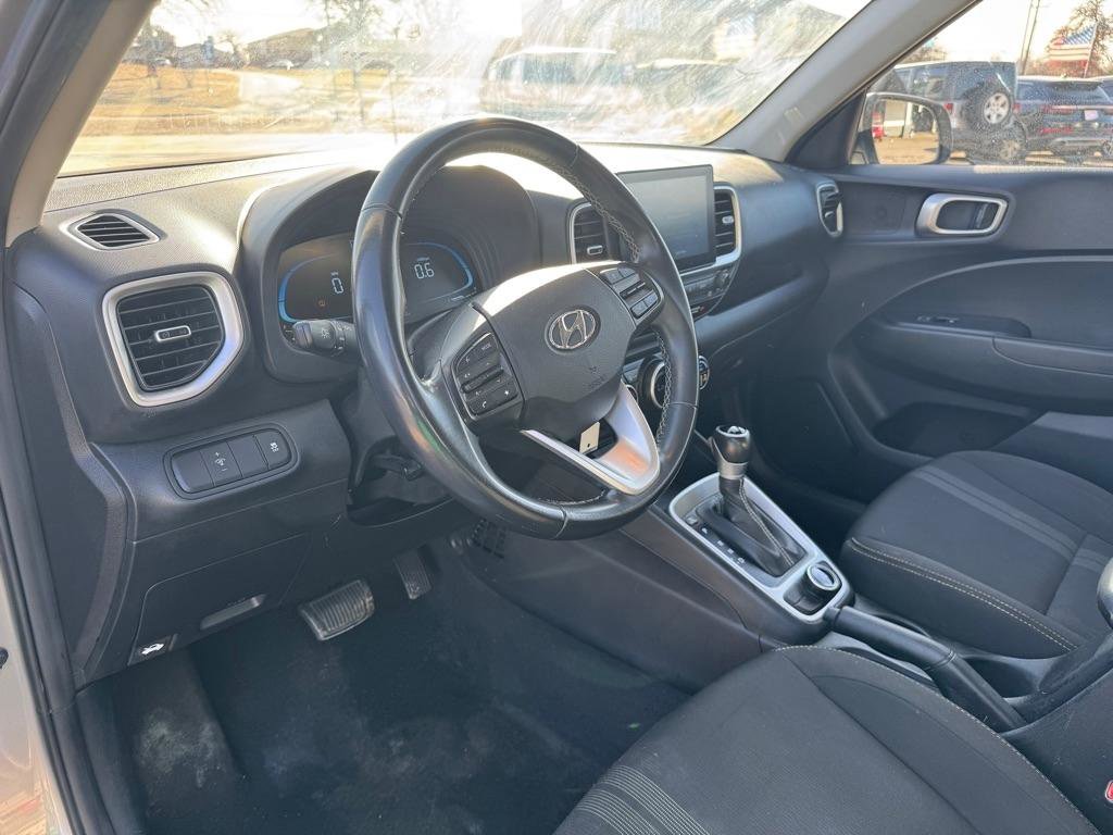 Used 2023 Hyundai Venue SEL image 10