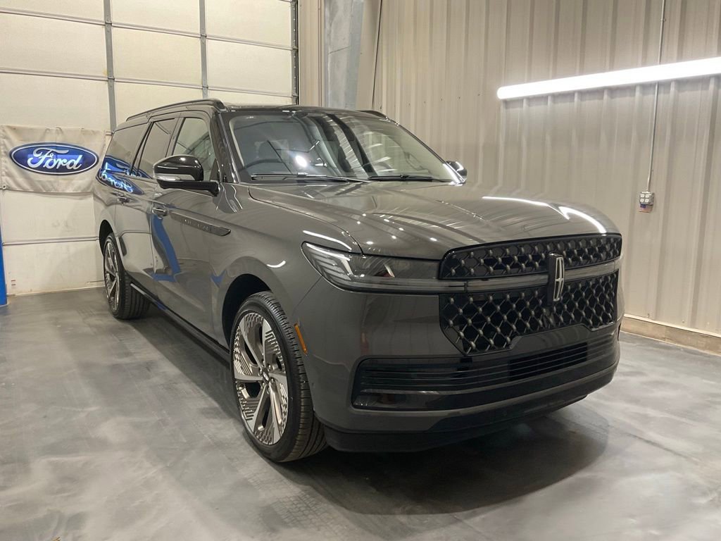 Used 2025 Lincoln Navigator L Black Label w/ Black Label Special Edition video 1
