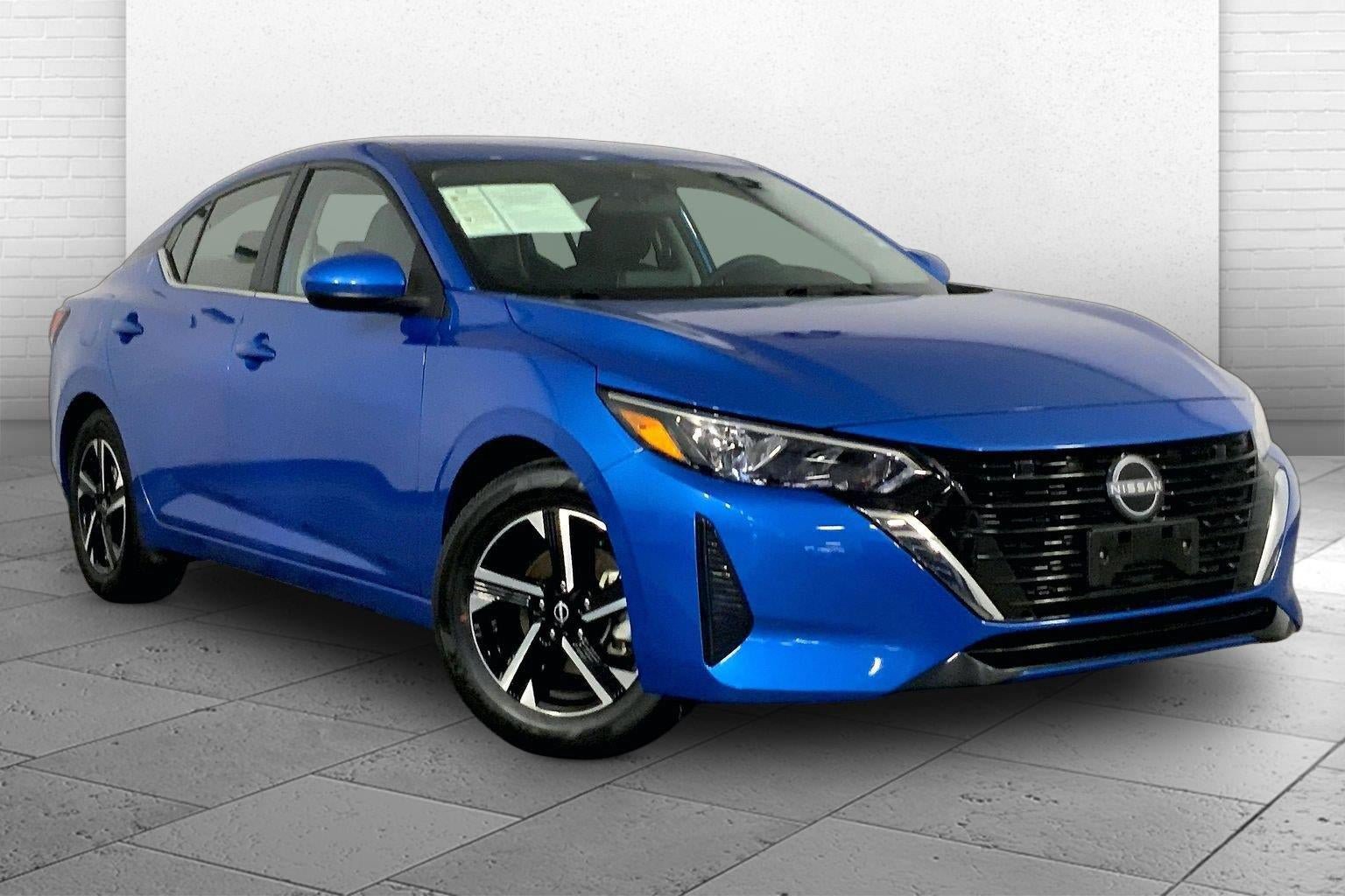 Used 2025 Nissan Sentra SV FWD image 1
