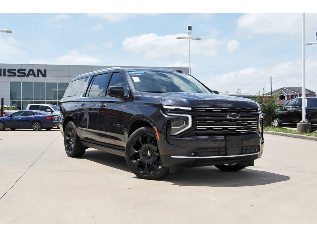 Used 2025 Chevrolet Suburban High Country AWD/4WD image 1