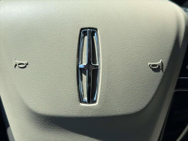 Used 2022 Lincoln Corsair AWD w/ Premium Package image 25