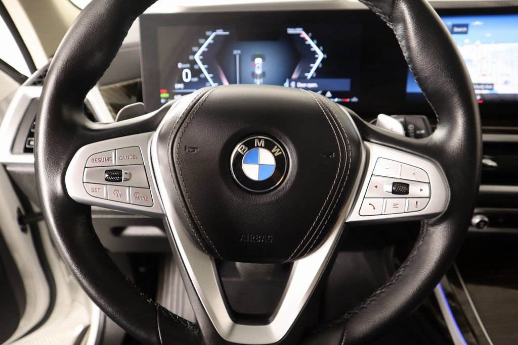 Used 2023 BMW X7 xDrive40i w/ Premium Package image 4