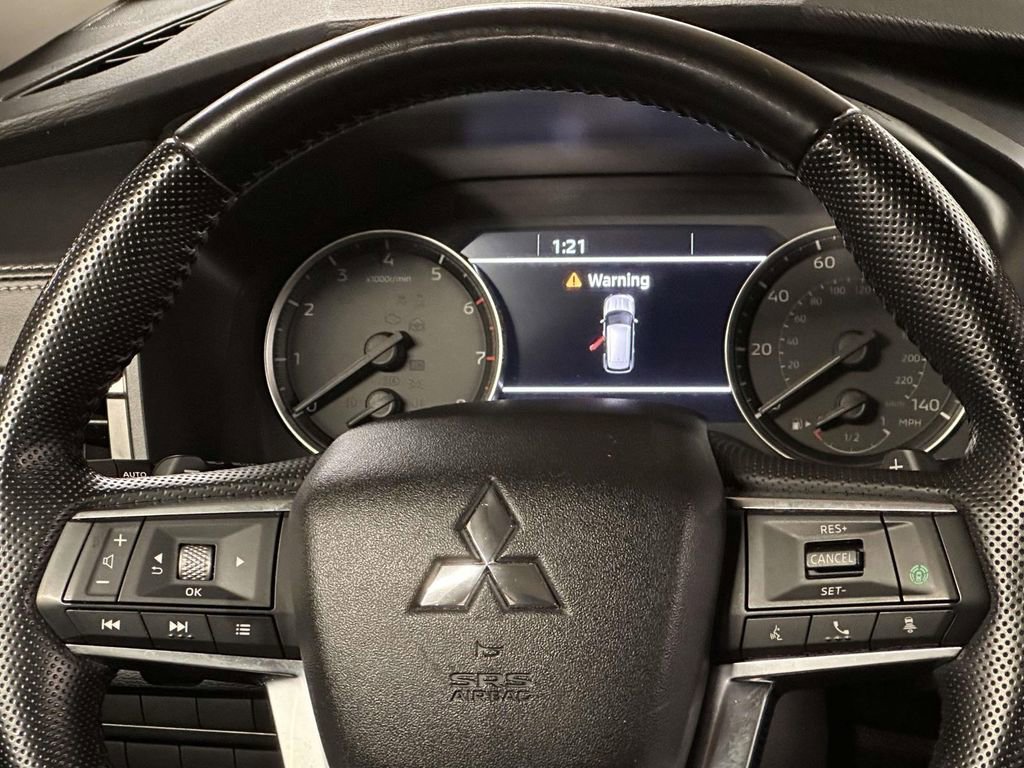 Used 2024 Mitsubishi Outlander SE image 20