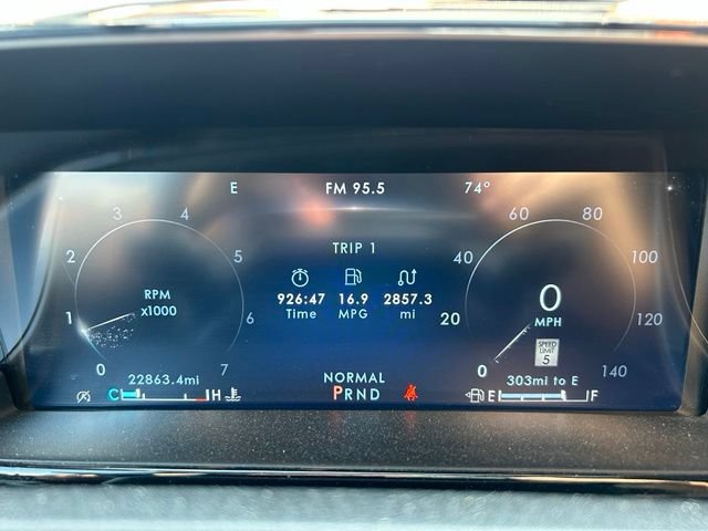 Used 2024 Lincoln Navigator Premiere AWD/4WD image 2