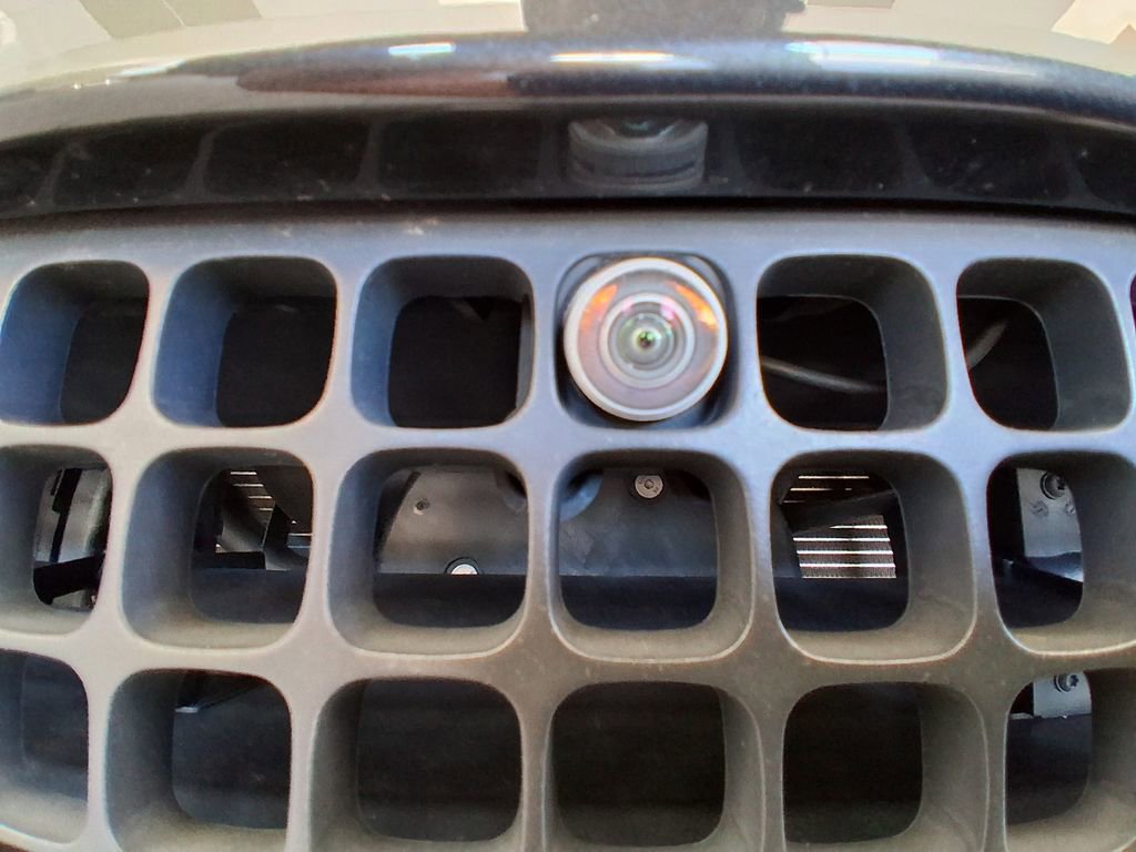 Used 2023 Land Rover Defender 90 X-Dynamic SE image 30