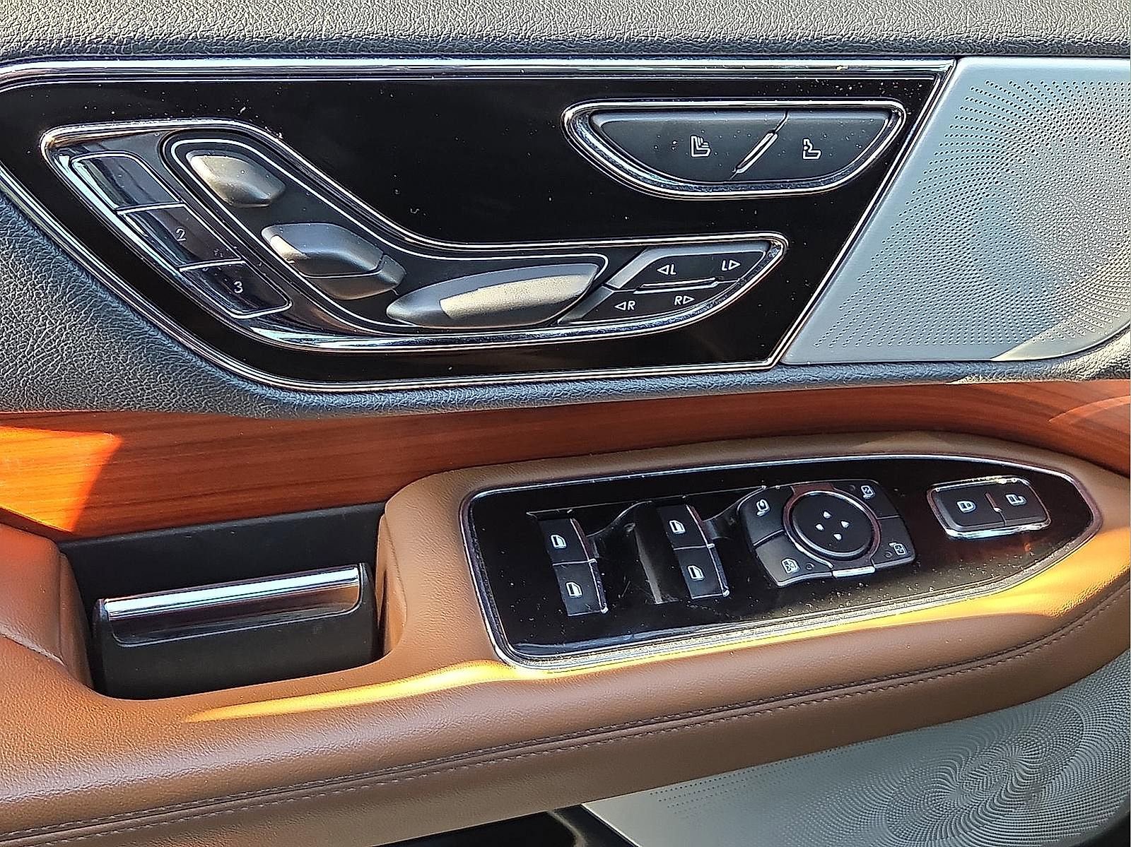 Used 2024 Lincoln Navigator L Reserve image 14