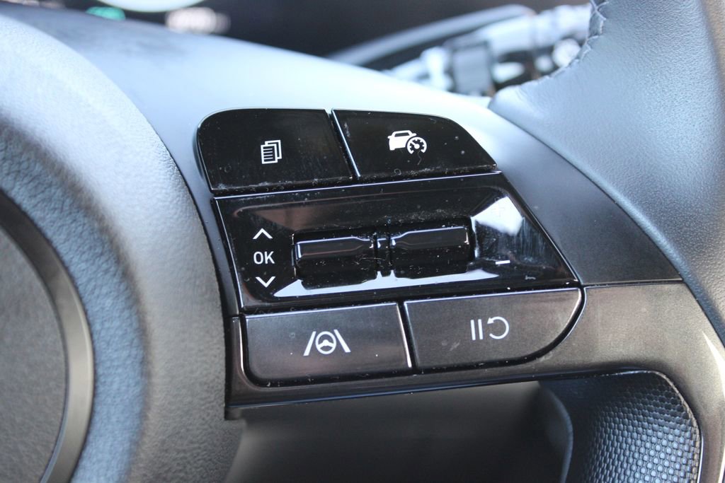 Used 2025 Hyundai Elantra SEL image 28