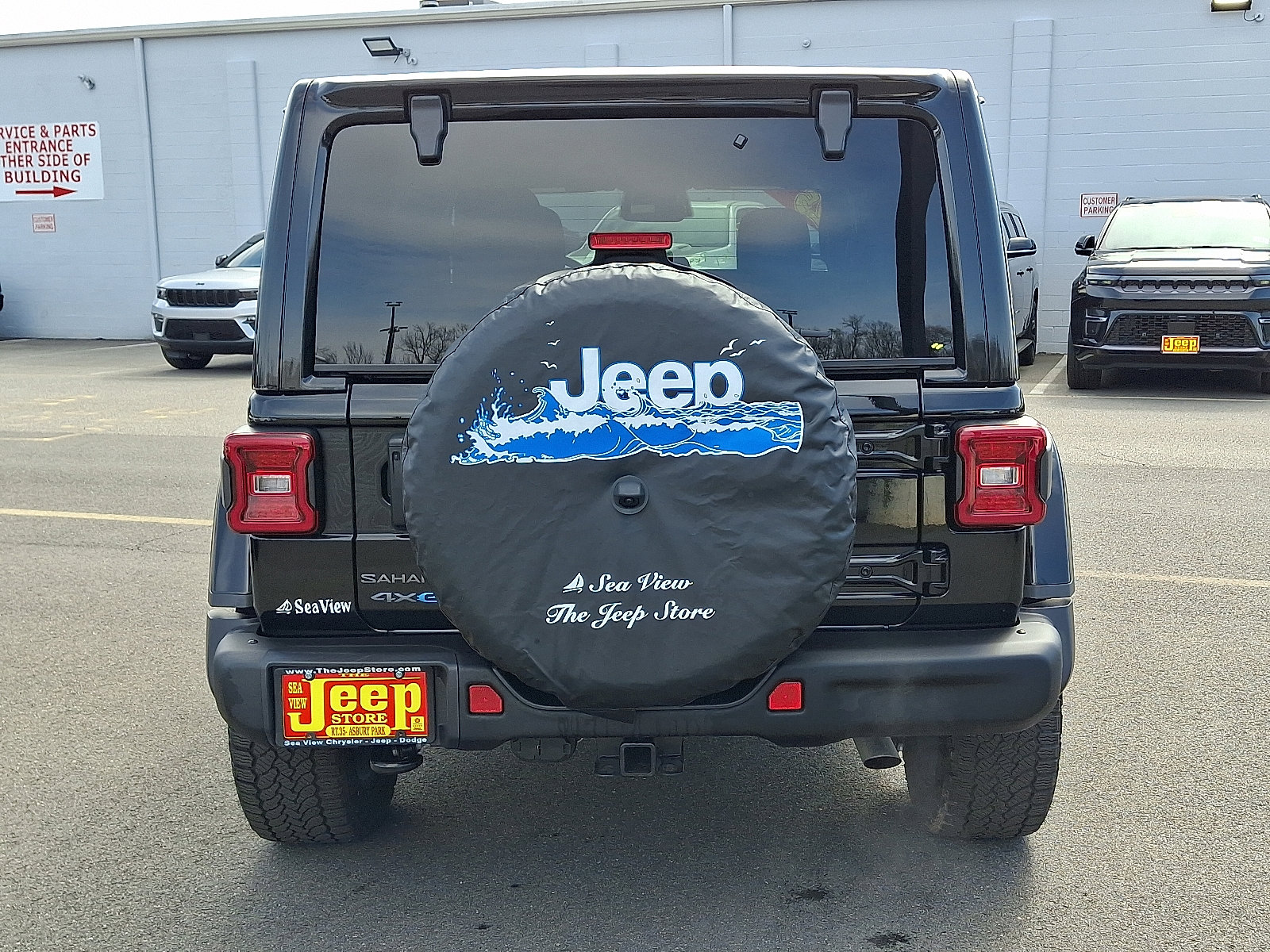 Certified 2025 Jeep Wrangler Unlimited Sahara AWD/4WD image 5