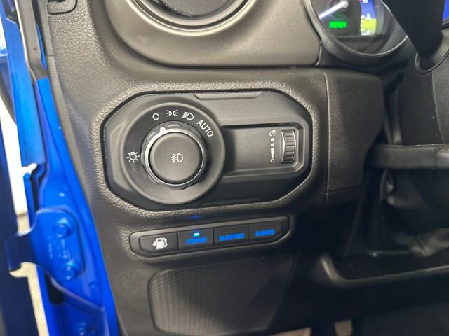 Used 2023 Jeep Wrangler Unlimited w/ Cold Weather Group image 19