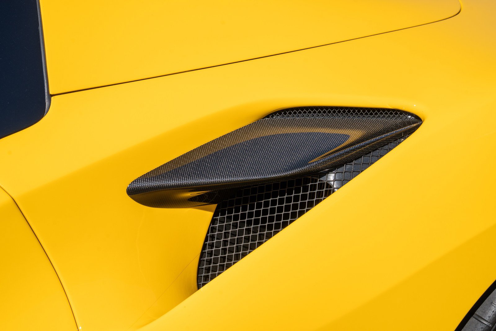 Certified 2022 Ferrari F8 Tributo RWD image 13