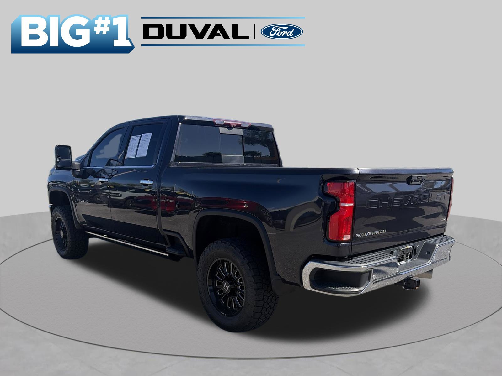Used 2024 Chevrolet Silverado 2500 LTZ w/ LTZ Convenience Package AWD/4WD image 4