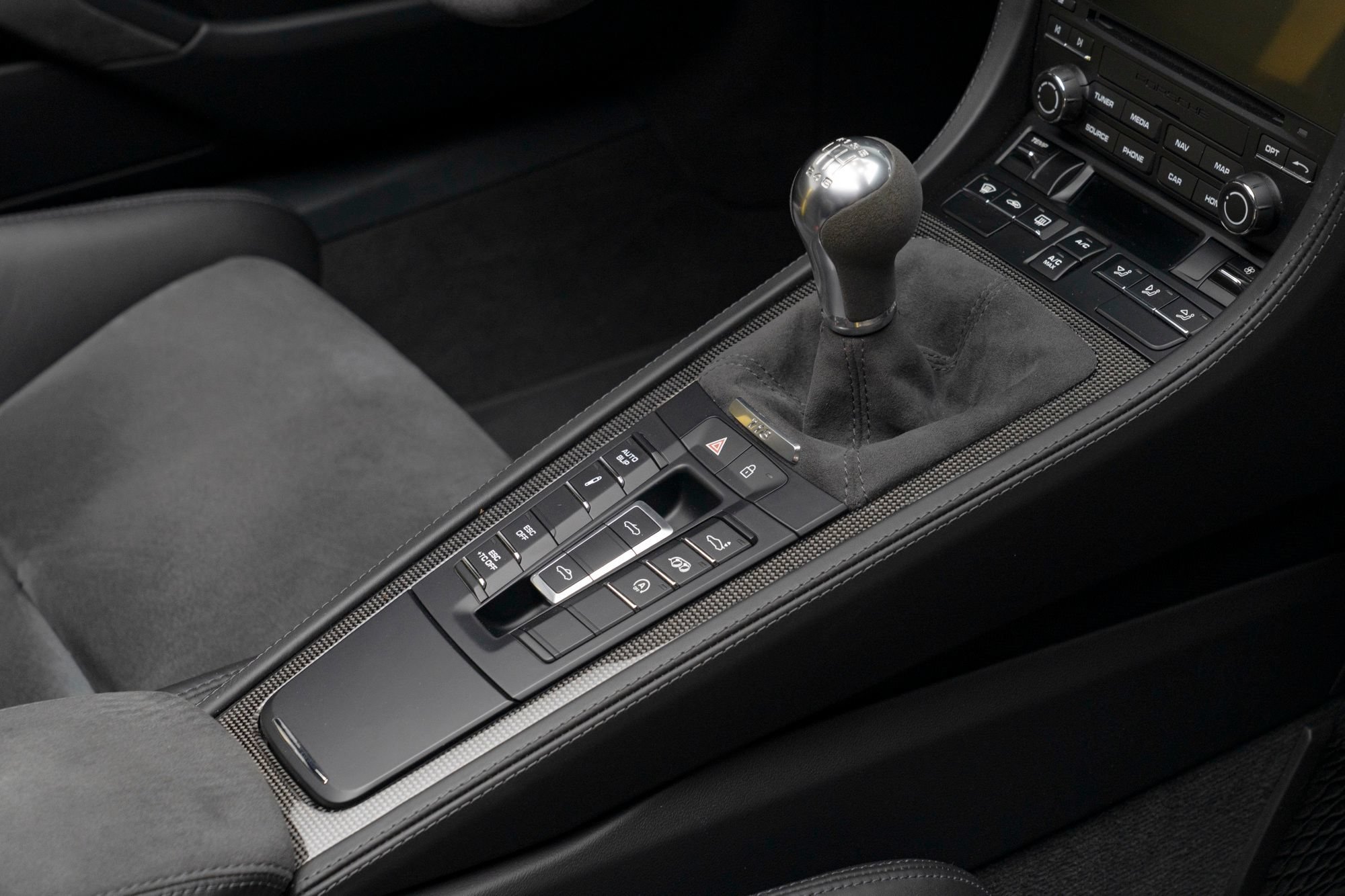 Used 2020 Porsche 718 Boxster Spyder RWD image 37