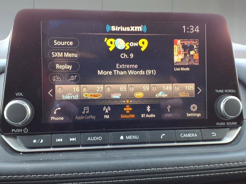 Used 2022 Nissan Rogue SV image 16