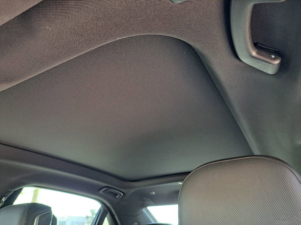 Used 2024 BMW 750e xDrive image 23