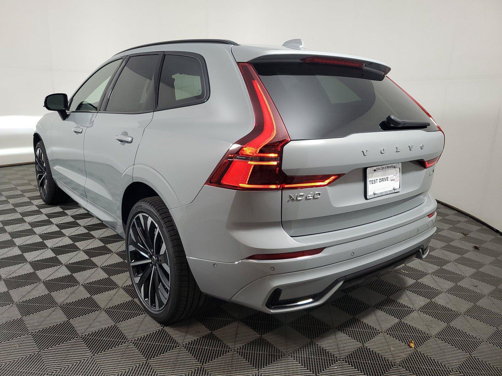 New 2027 Volvo XC60 B5 Ultra AWD/4WD image 4