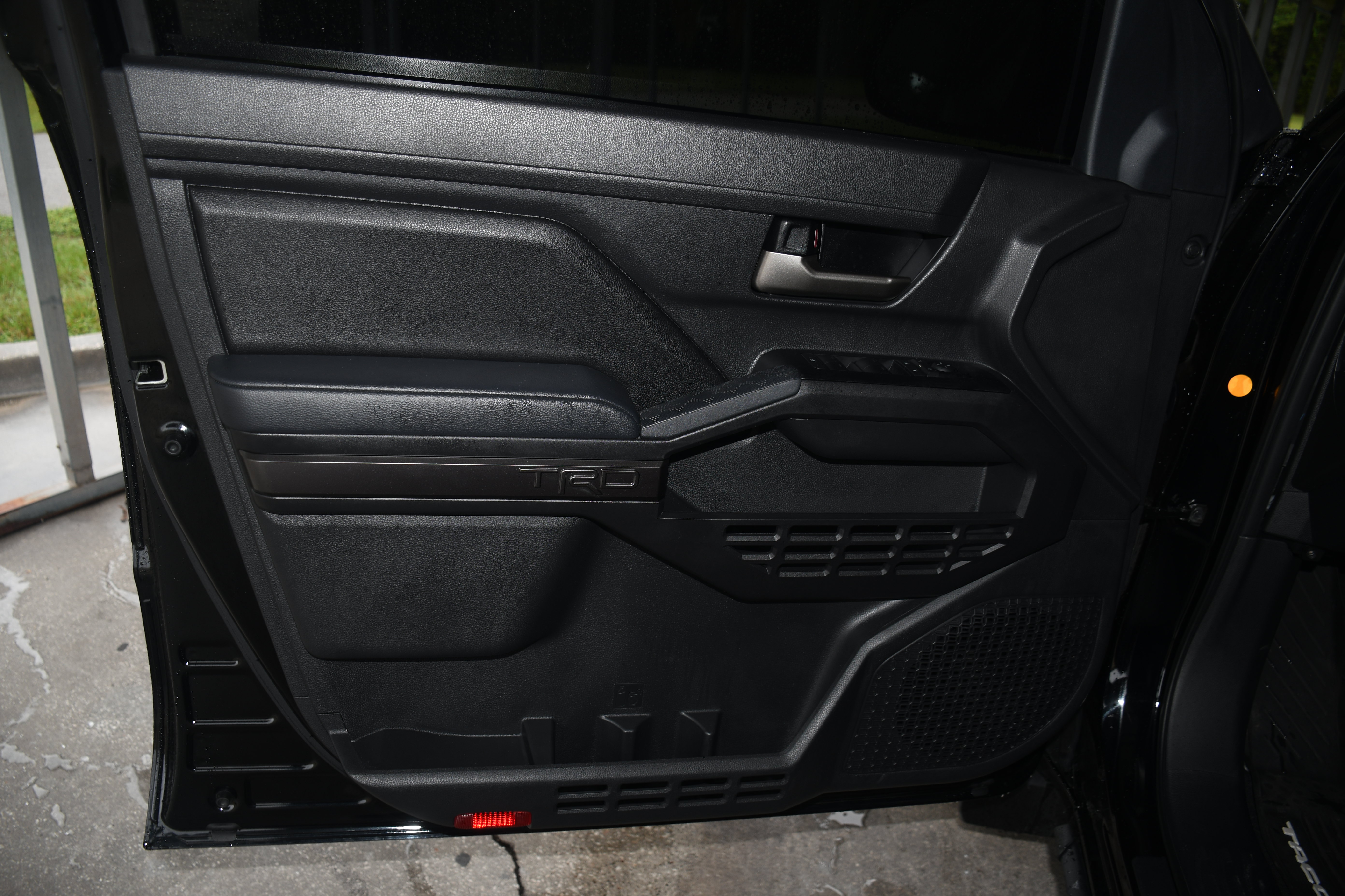 Used 2025 Toyota Tacoma TRD Off-Road AWD/4WD image 9