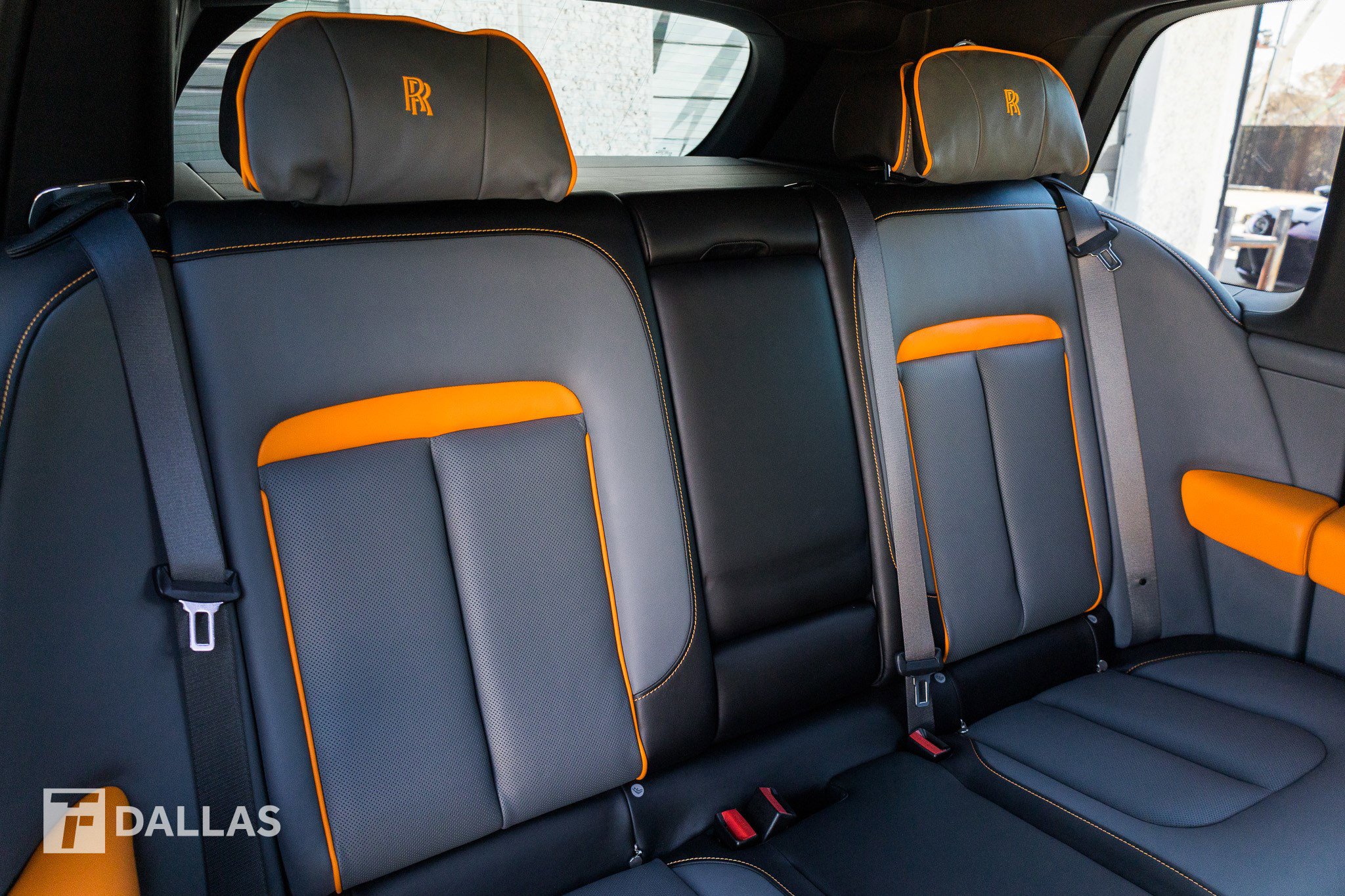 Used 2023 Rolls-Royce Cullinan w/ Cullinan Package image 36