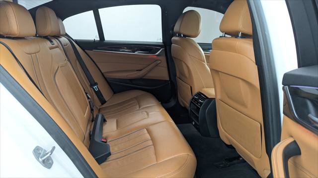 Used 2018 BMW 540i w/ Premium Package image 17