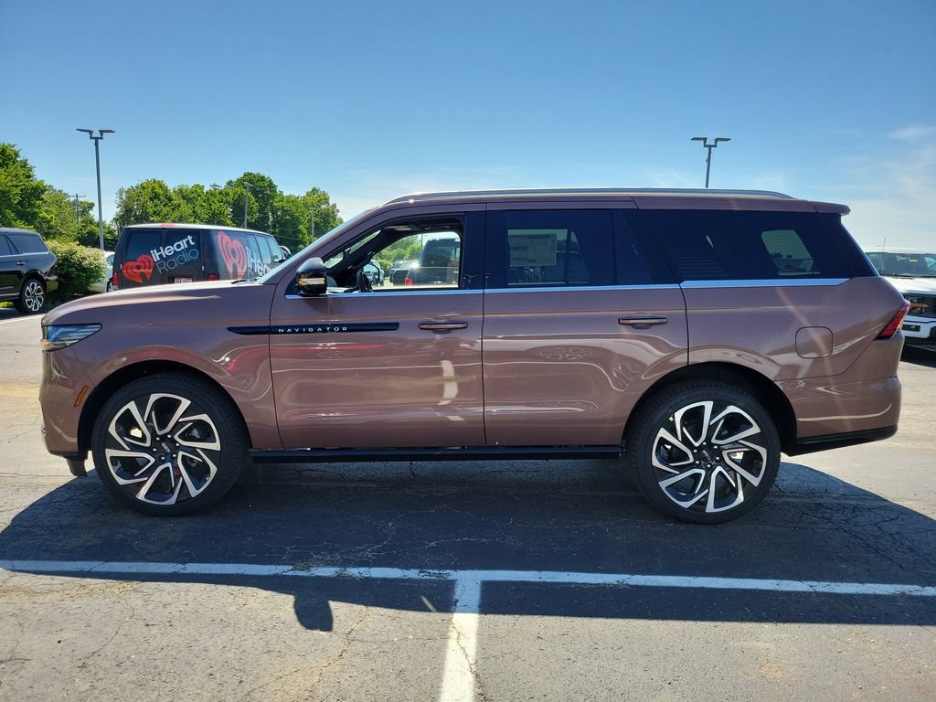 New 2026 Lincoln Navigator Black Label AWD/4WD image 7
