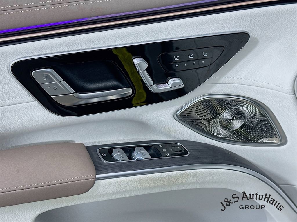 Used 2023 Mercedes-Benz EQS 580 4MATIC SUV image 23