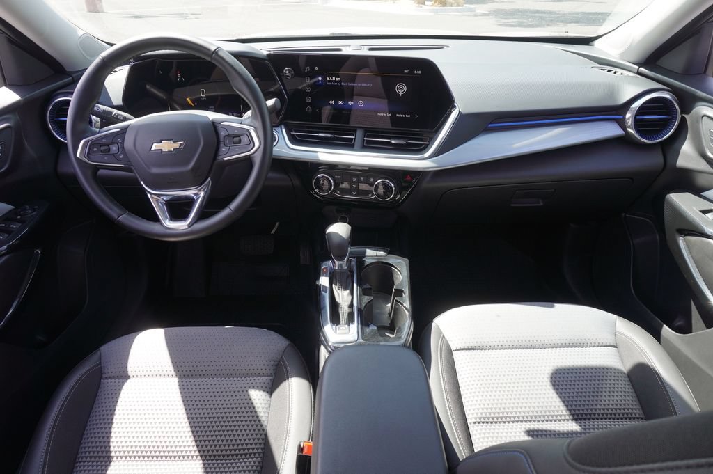 Used 2024 Chevrolet Trax LT w/ Driver Confidence Package FWD image 15