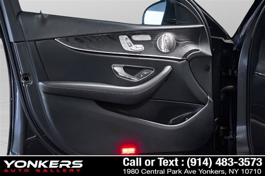 Used 2021 Mercedes-Benz E 350 4MATIC Sedan w/ Premium Package image 39