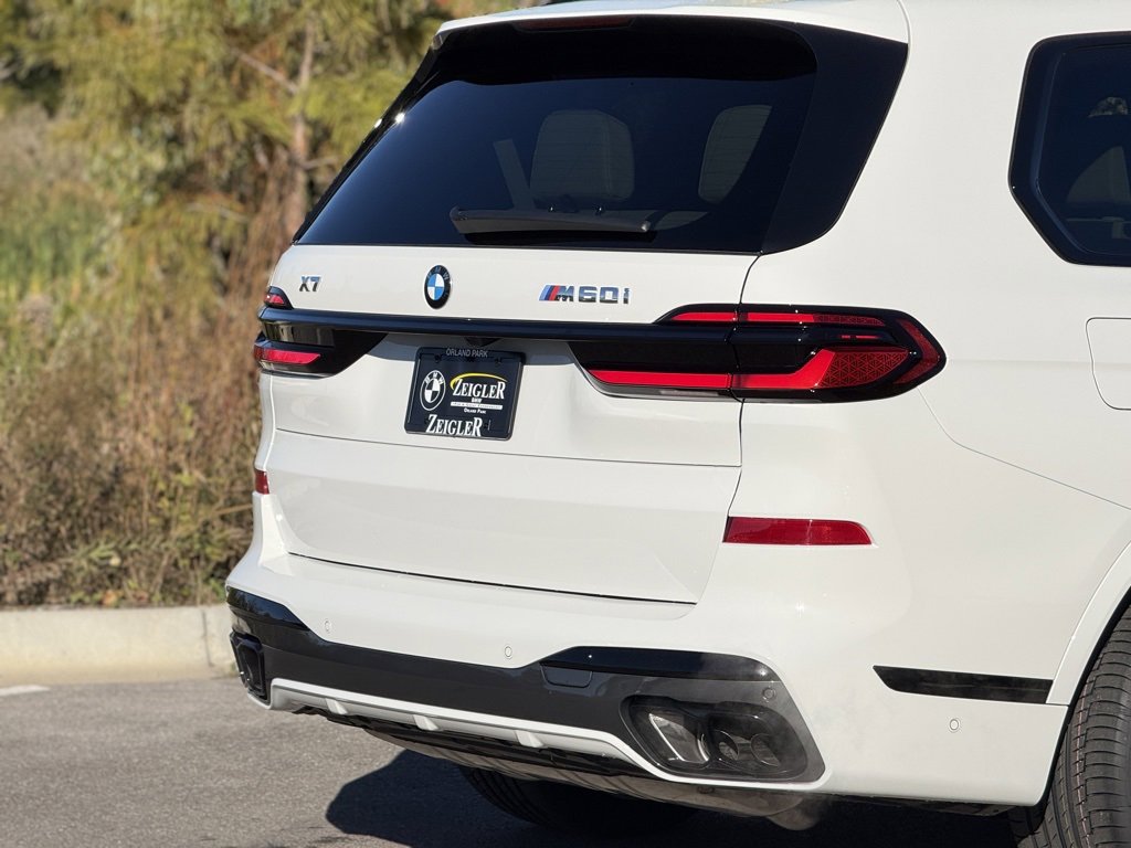 New 2026 BMW X7 M60i w/ Climate Comfort Package image 8