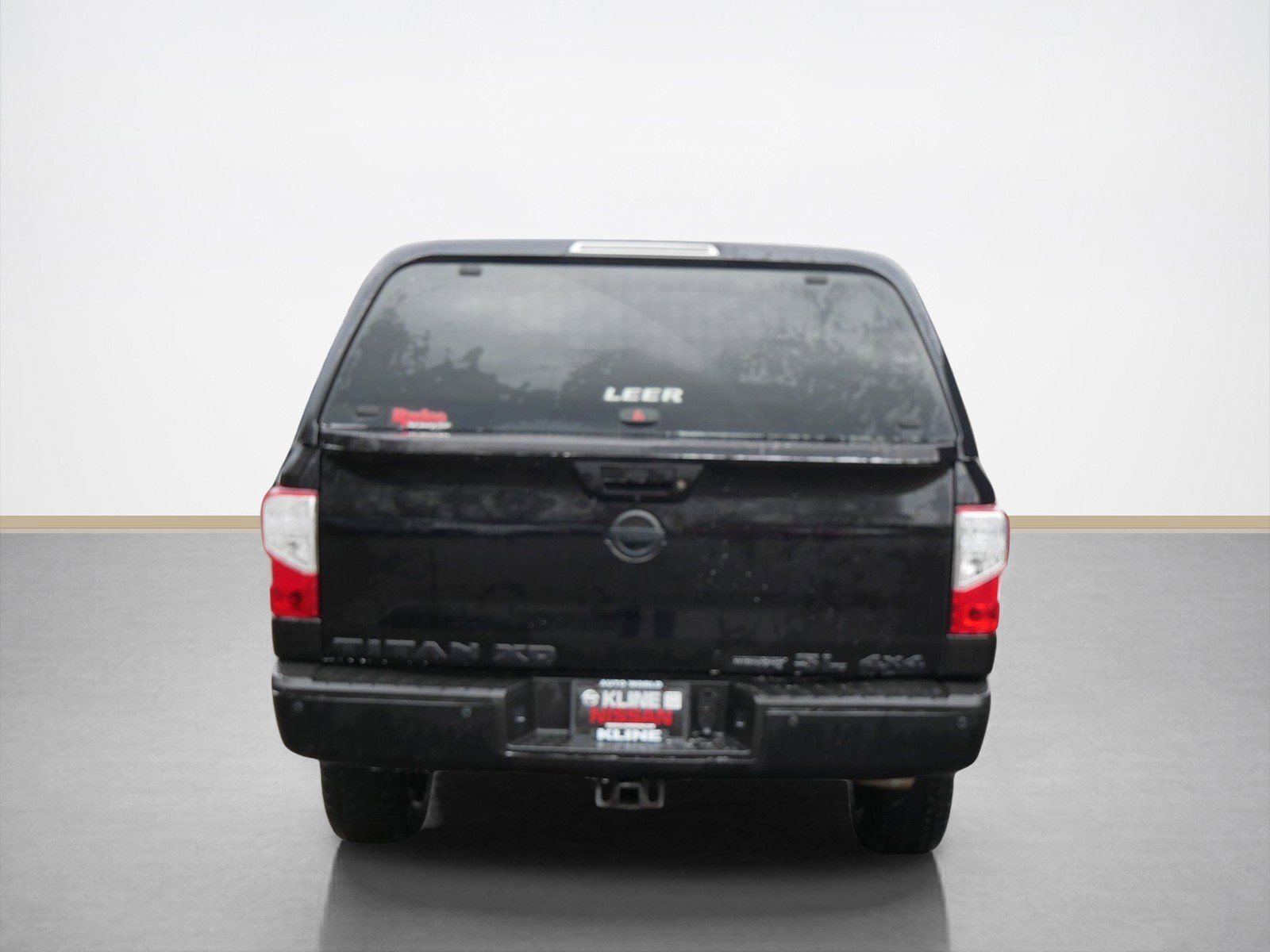 Used 2018 Nissan Titan SL w/ Midnight Edition image 4