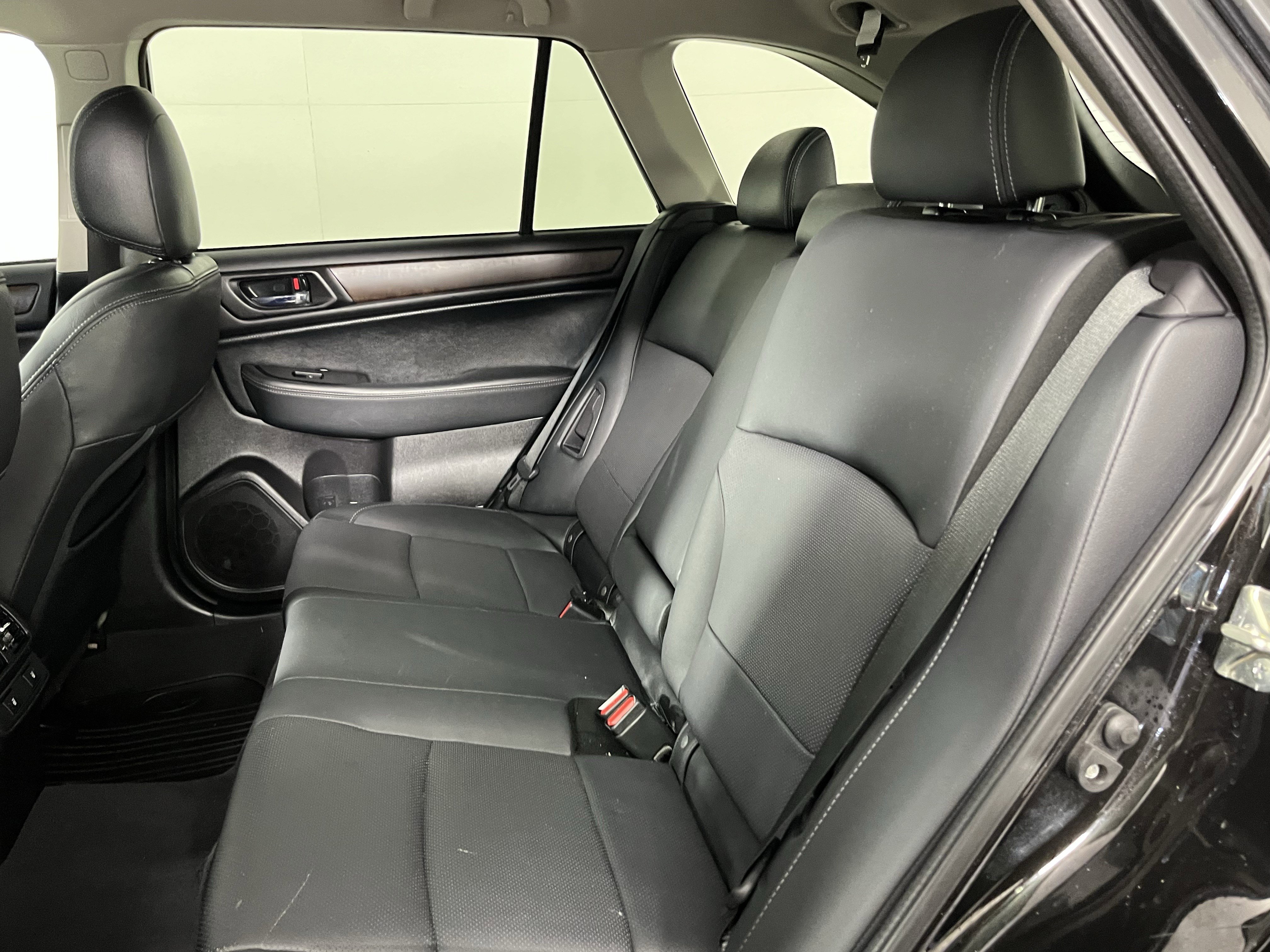 Used 2016 Subaru Outback 2.5i Limited image 15