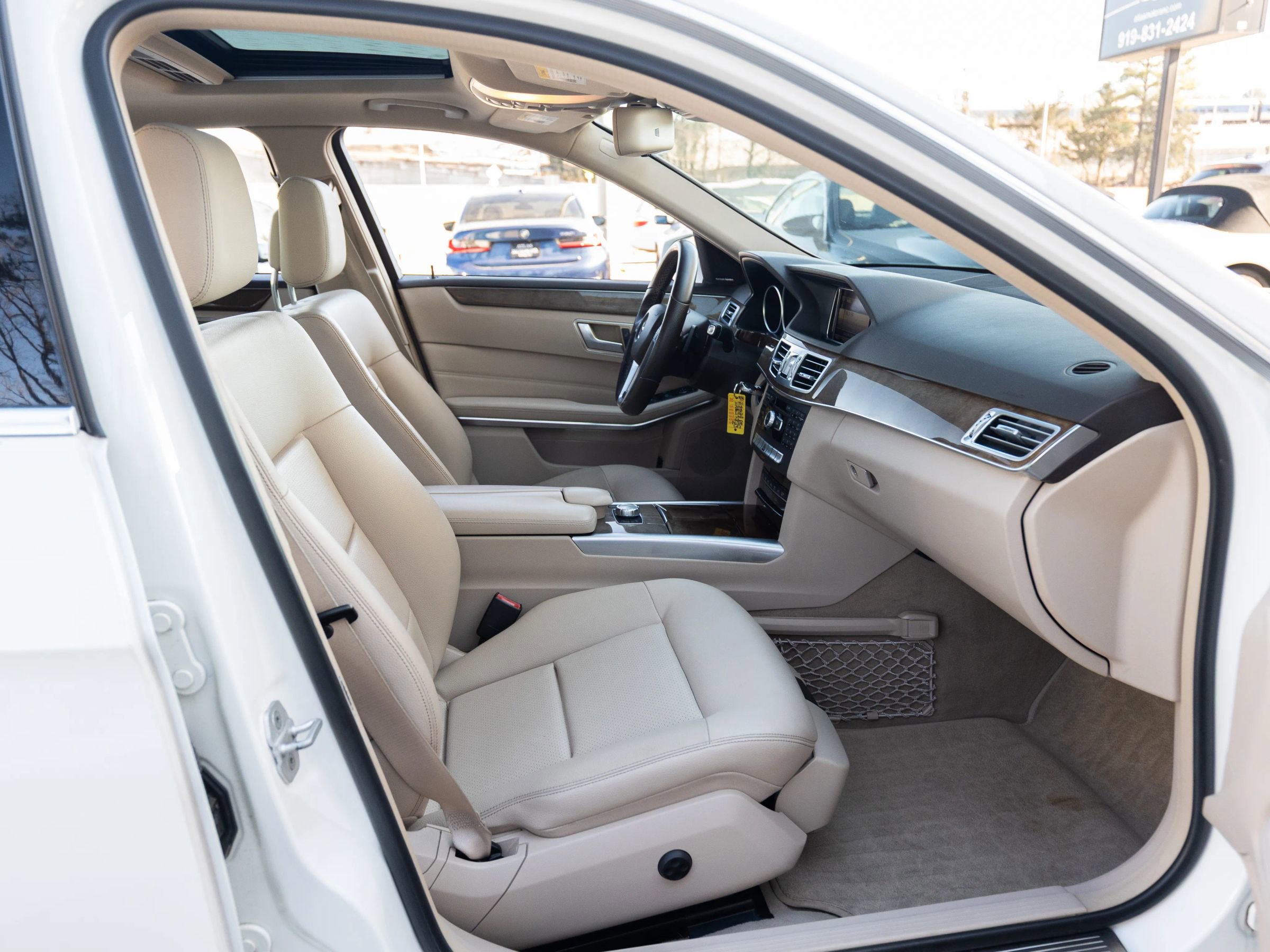 Used 2014 Mercedes-Benz E 350 4MATIC Sedan image 19