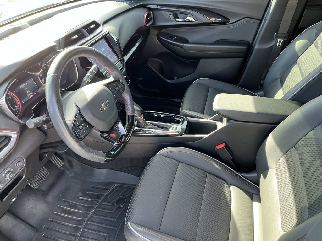 Used 2022 Chevrolet TrailBlazer RS w/ Sun and Liftgate Package image 25