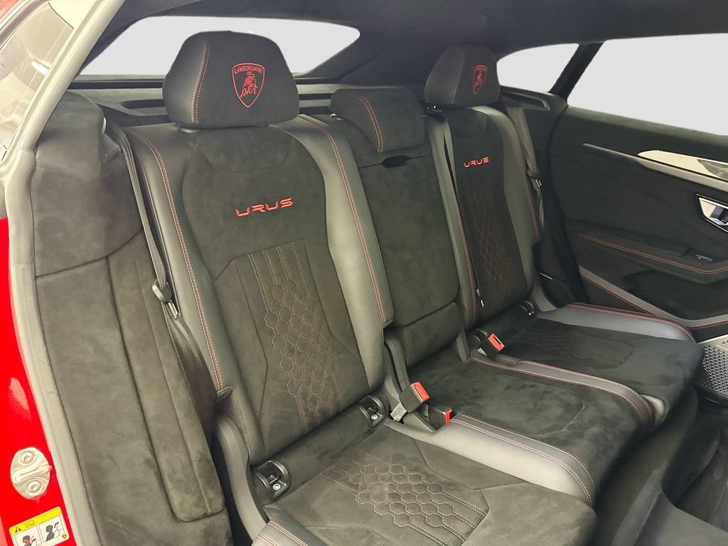 Used 2023 Lamborghini Urus Performante AWD/4WD image 30