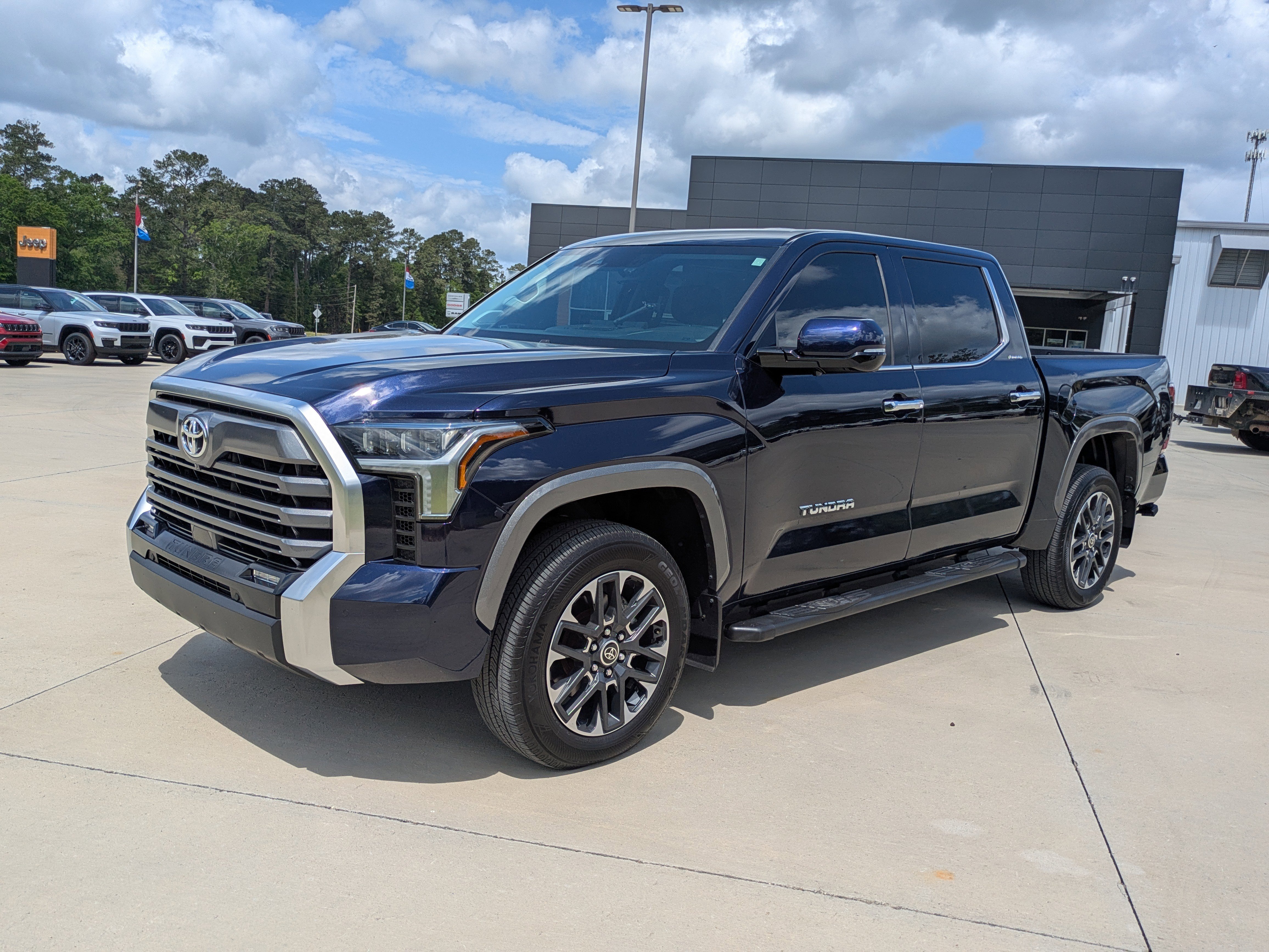 Used 2024 Toyota Tundra Limited AWD/4WD image 4